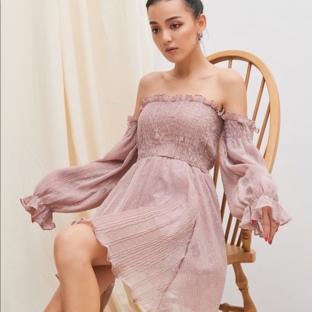 Off shoulder chiffon dress
